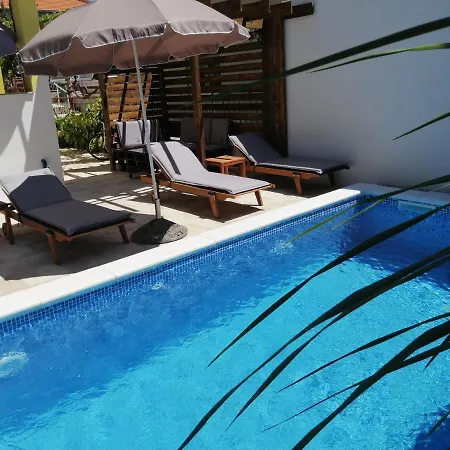 アパート Rustica With Exclusive Use Of The Pool-ground Floor