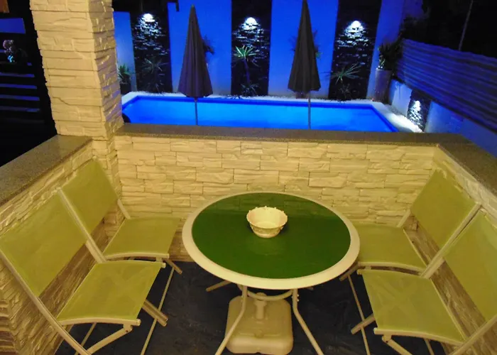 Apartman Rustica With Exclusive Use Of The Pool-ground Floor *