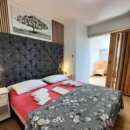 Apartment Rustica Zadar With Exclusive Use Of The Pool-Ground Floor Apartman Zadar
