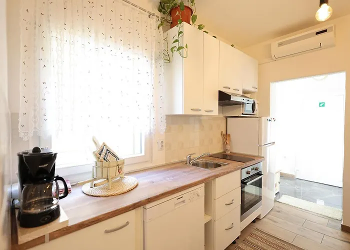 Rustica With Exclusive Use Of The Pool-ground Floor Appartement Zadar