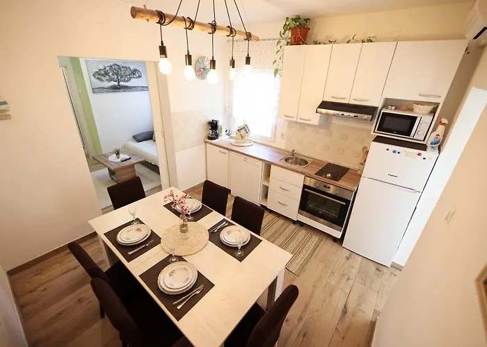 Rustica With Exclusive Use Of The Pool-ground Floor