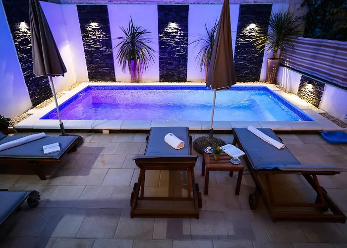 Rustica With Exclusive Use Of The Pool-ground Floor * Ζαντάρ