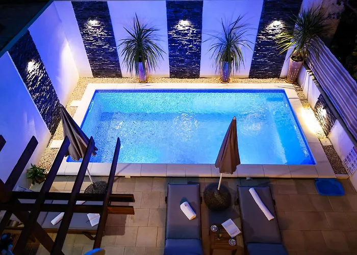 Rustica With Exclusive Use Of The Pool-ground Floor * Ζαντάρ