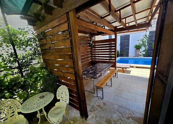 Rustica With Exclusive Use Of The Pool-ground Floor Διαμέρισμα Ζαντάρ